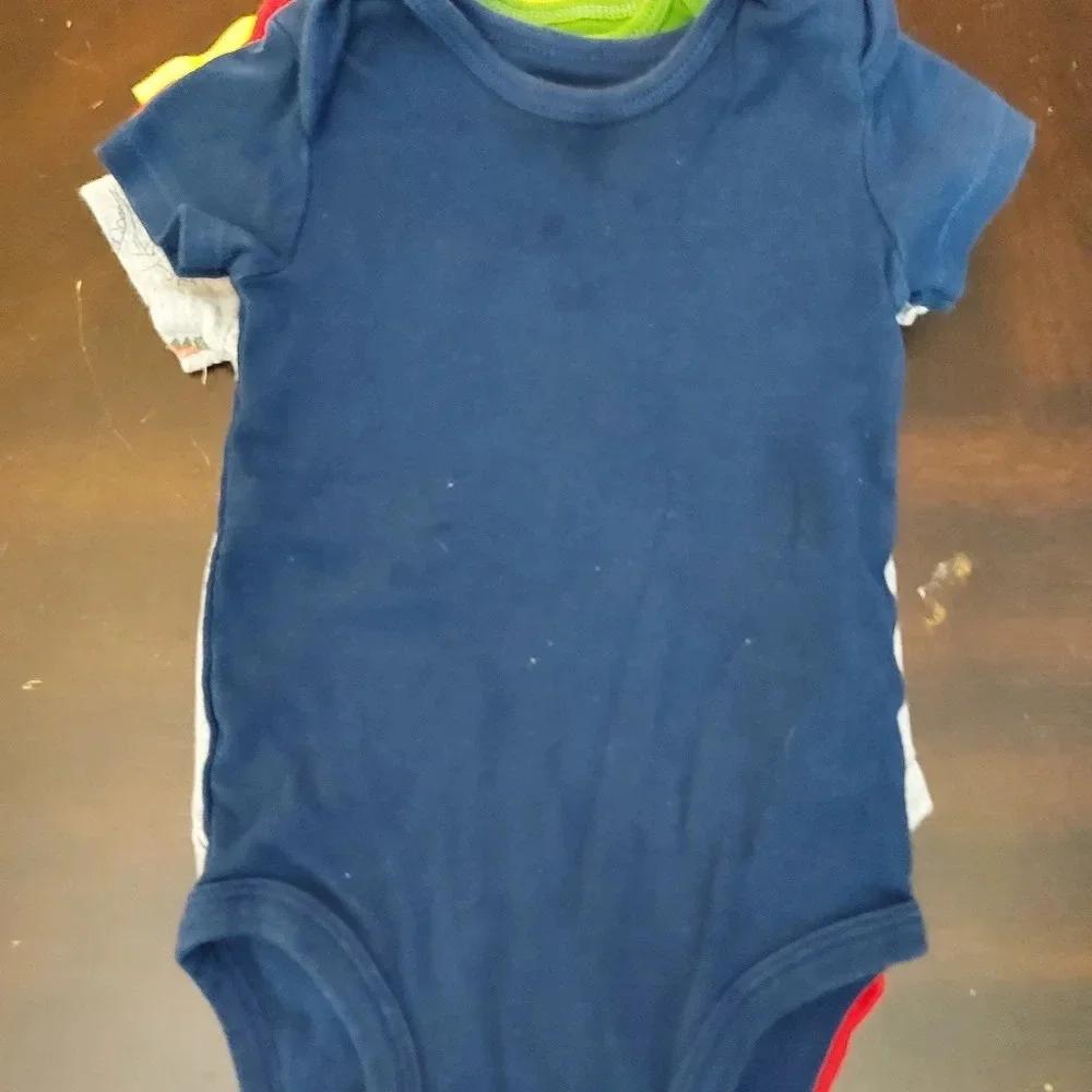Lot of 5 Carter's Baby Boy Bodysuits in Size 6M
